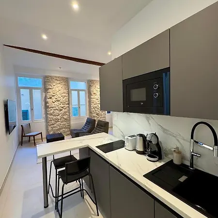 Newly Renovated With Old Charm Apartment Antibes